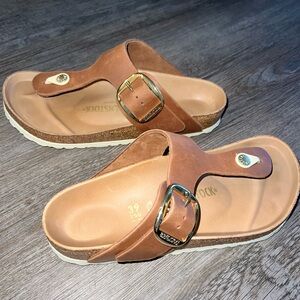 Birkenstock Gizeh big buckle sandal size 39